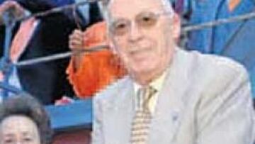 <b>PREMIADO. </b>Pedro Abrego y su esposa, Julia Almeida.