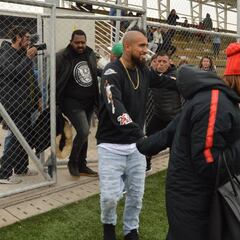 Vidal sorprende y va a alentar al Rodelindo Román con su novia