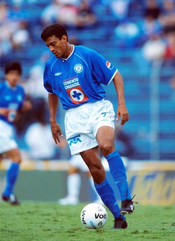 FUTBOL MEXICANO APERTURA 2002
03 August 2002:  Action file photo of Sergio Almaguer of Cruz Azul, during week 1 game./Foto de accion de archivo de Sergio Almaguer de Cruz Azul, durante juego de la semana 1. MEXSPORT/OMAR MARTINEZ