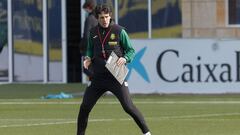 07/12/21 
 ENTRENAMIENTO VILLARREAL UNAI EMERY 
 PUBLICADA 08/12/21 NA MA26 1COL