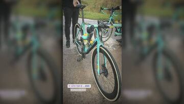 Material del Jumbo-Visma, con su bicicleta Bianchi, para la París-Roubaix de 2020.