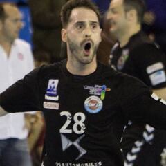 Nicolás Zungri a la victoria al Cantabria en el último suspiro