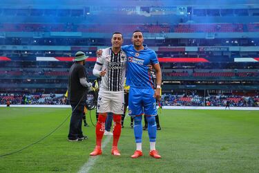 Rogelio (izquierda) y Ramiro (derecha) despuntaron en la cantera de River Plate donde debutaron en 2009 con el primer equipo. Rogelio, delantero se marchó joven a la liga mexicana y en 2021 debutó con la Selección de Méxixo. Ramiro ha sido 26 veces internacional con Argentina.
