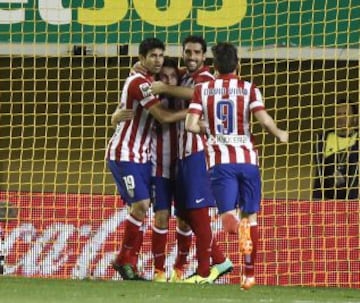 Gol 0-1 de Mario en propia puerta, alegría de los jugadores del Atlético
