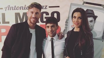 Sergio Ramos y Pilar Rubio con El Mago Pop.