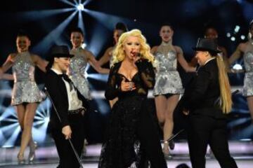 Christina Aguilera, espectacular en el show que sirvió de introducción al partido.