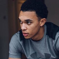 Alexander-Arnold cuenta como fueron sus inicios y muestra su faceta más personal