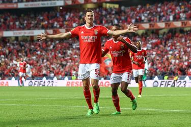 Prestado por: Paris Saint Germain | Cedido a: Benfica 