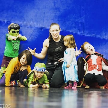 Sarah Kaufman, 30, nacida en Victoria British Columbia Canadá. Record: 17-2-0.