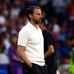 Southgate hace crecer su historia en la Euro