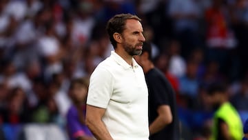 Berlin (Germany), 14/07/2024.- Head coach Gareth Southgate of England looks on during the UEFA EURO 2024 final soccer match between Spain and England, in Berlin, Germany, 14 July 2024. (Alemania, España) EFE/EPA/FILIP SINGER