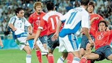 <b>Remontada ante Corea</b>. Los coreanos se adelantaron por 0-2. Los griegos no bajaron los brazos impulsados por el público que no paraba de animar.