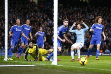 David Silva se lamenta de una ocasión fallada.