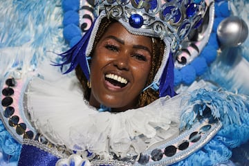 Actuacin de la escuela de samba Beija-Flor acta en el Sambdromo durante el Carnaval en Ro de Janeiro