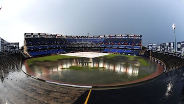 Foto de accion durante la Final de Zona Norte Toros de Tijuana vs Sultanes de Monterrey en el Estadio de Beisbol de Monterrey - Palacio Sultan - , en la foto: 
---28/08/2015&MEXSPORT/ Jorge Martinez.
Foto de accion durante la Final de Zona Norte Toros de Tijuana vs Sultanes de Monterrey en el Estadio de Beisbol de Monterrey - Palacio Sultan - , en la foto: 
---28/08/2015&MEXSPORT/ Jorge Martinez.