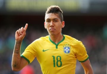 Firmino celebra la apertura de la cuenta.