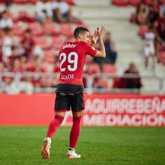 Godoy pone rumbo al Nástic y Durdov también tiene las horas contadas