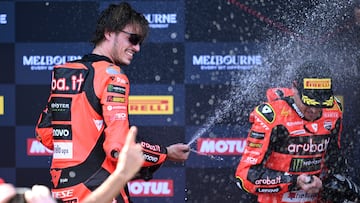 PHILLIP ISLAND (Australia), 22/02/2025.- Italian rider Nicolo Bulega of Aruba.it Racing Ducati team celebrates winning WorldSBK Race 1 of the FIM Superbike World Championship at Phillip Island Grand Prix Circuit on Phillip Island, Victoria, Australia, 22 February 2025. (Motociclismo) EFE/EPA/JOEL CARRETT AUSTRALIA AND NEW ZEALAND OUT