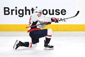 La pelea entre Knights y Capitals en la Stanley Cup de la NHL