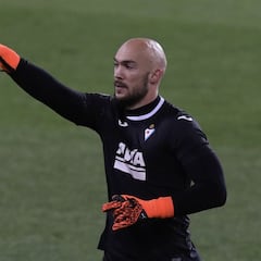 Aprobados y suspensos del Eibar: histórico Dmitrovic