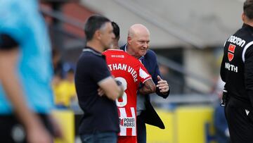 Pepe Mel, durante el Las Palmas - Almería.