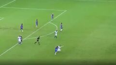 La jugada viral de Fuentes: ¡minuto 97, palo y dos recuperaciones!