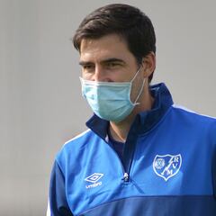 Iraola: "Hay que salir a por el partido, no esperar a un golpe"