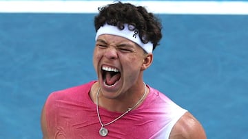 The United States’ Shelton has reached the last eight in Melbourne after Gaël Monfils’ unfortunate retirement in round four.