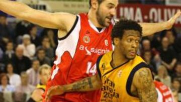 <b>MANRESA 70 - GRAN CANARIA 77</b>.