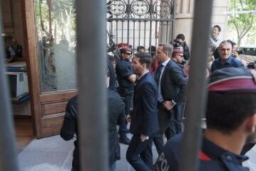 Messi arrives at the court house.