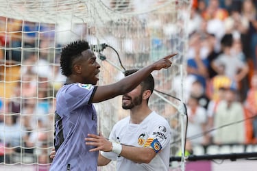 What happened to Vinicius Jr in the 2023 Valencia - Real Madrid match at Mestalla?