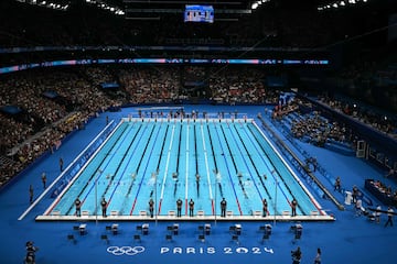 Una vista de la piscina de La Défense Arena de Nanterre, este domingo en los 100 espalda.