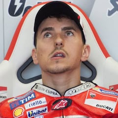 Lorenzo, dispuesto a ayudar a Dovizioso a ganar, pero no aún