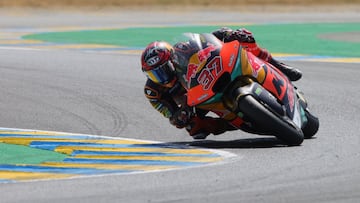 MotoGP - French Grand Prix - Circuit Bugatti, Le Mans, France - May 15, 2022 Red Bull KTM Ajo&#039;s Augusto Fernandez during the Moto2 race REUTERS/Pascal Rossignol