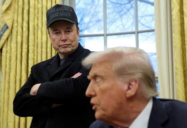 Elon Musk in trouble: angry protesters invade Tesla showrooms