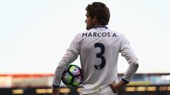 El lateral izquierdo del Chelsea, Marcos Alonso, durante un partido.