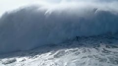 Axi Muniain Nazar&eacute;, dron ola gigante XXL