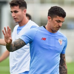 Marcelino abre la puerta a una posible salida de Capa en enero