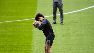 09/04/24 CHAMPIONS LEAGUE
BORUSSIA DORTMUND
ENTRENAMIENTO EN ESTADIO METROPOLITANO
PREVIO PARTIDO CUARTOS IDA
ATLETICO DE MADRID BORUSSIA DORTMUND
KARIM ADEYEMI