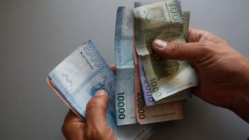 Santiago, 11 noviembre 2021.
Tematicas, billetes, efectivo, cuenta, banco.
Marcelo Hernandez/Aton Chile