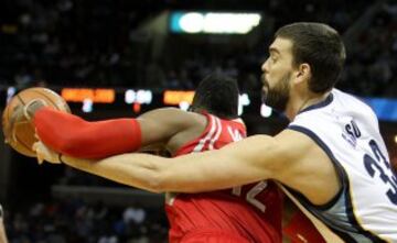 Marc Gasol y Dwight Howard.