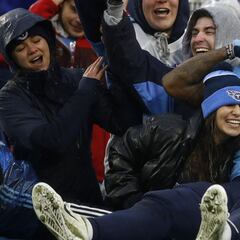 Which teams have the top seeds in the NFC and the AFC?