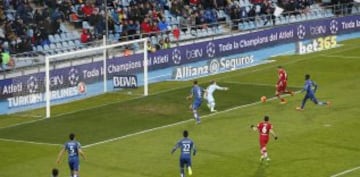 Torres marca el 0-1. Excelente jugada por la banda de Carrasco que se la pone en el pie. 