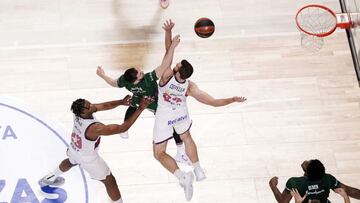 Momento del paetido entre el Unicja y el Baskonia,.