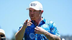 STATELINE, NEVADA - JULY 12: Professional boxer Canelo Alvarez points towards the crowd after finishing the 14th hole prior to the 2023 American Century Championship at Edgewood Tahoe Golf Course on July 12, 2023 in Stateline, Nevada.   Isaiah Vazquez/Clarkson Creative/Getty Images/AFP (Photo by Isaiah Vazquez/Clarkson Creative / GETTY IMAGES NORTH AMERICA / Getty Images via AFP)