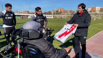 El invitado especial a la práctica del Rayo Vallecano de Falcao