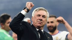 Real Madrid Head Coach Carlo Ancelotti celebrates after winning the Champions League at Stade de France on May 28, 2022 in Paris.