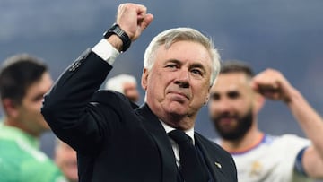 Real Madrid Head Coach Carlo Ancelotti celebrates after winning the Champions League at Stade de France on May 28, 2022 in Paris.