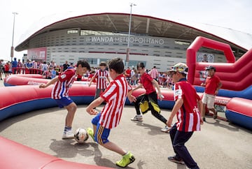 El Atleti celebra el Día del Niño en el Metropolitano