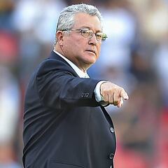 Víctor Manuel Vucetich sería el nuevo DT de Gallos Blancos